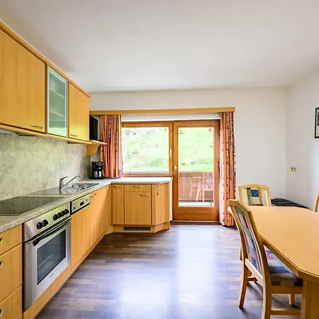 Apartahotel Gaestehaus Dorfschmiede Tux